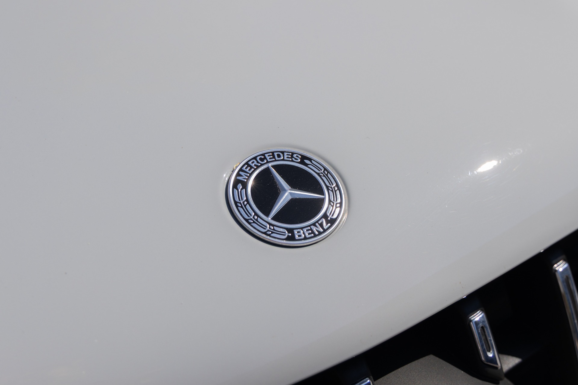 Écusson avec étoile à trois branches – AMG – GLE AMG – 2019 – Noir Profond – 22 900 km – 252 ch – 4 cyclindres turbo – Transmission : Automatique – Origine France – Privaty Cars – Rachat immédiat de véhicules de prestige en Charente-Maritime