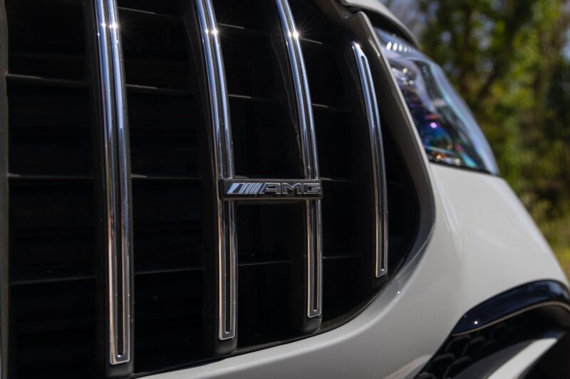 Grille avant avec barres chromées – AMG – GLE AMG – 2019 – Noir Profond – 22 900 km – 252 ch – 4 cyclindres turbo – Transmission : Automatique – Origine France – Privaty Cars – Commerce de voitures de sport luxe et premium proche de Nantes