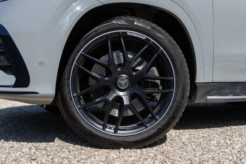 Jantes en alliage noir mat – AMG – GLE AMG – 2019 – Noir Profond – 22 900 km – 252 ch – 4 cyclindres turbo – Transmission : Automatique – Origine France – Privaty Cars – Vente de voitures de prestige d’occasion à 2 heures de Paris en TGV