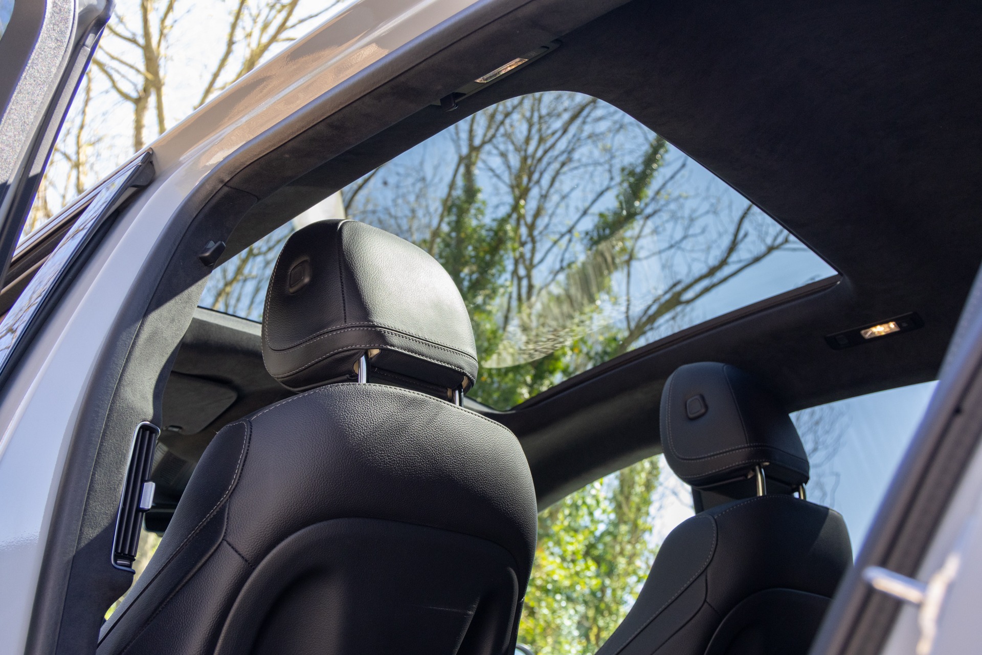 Toit ouvrant panoramique – AMG – GLE AMG – 2019 – Noir Profond – 22 900 km – 252 ch – 4 cyclindres turbo – Transmission : Automatique – Origine France – Privaty Cars – Reprise cash de voitures de luxe sans obligation d’achat près de Poitiers