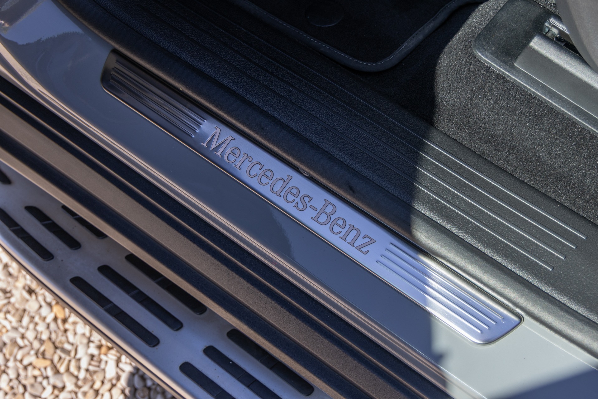 Plancher de seuil en métal poli – AMG – GLE AMG – 2019 – Noir Profond – 22 900 km – 252 ch – 4 cyclindres turbo – Transmission : Automatique – Origine France – Privaty Cars – Vente de voitures de prestige d’occasion proche de Bordeaux
