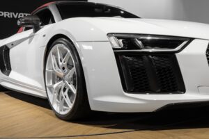 Carrosserie – AUDI – R8 Spyder V10 Plus – 2017 – Blanc Ibis – 34 900 km – 610 ch – V10 Atmo – Transmission : Sequentielle – Origine France – Privaty Cars – Vente de voitures de sport d’occasion à La Rochelle
