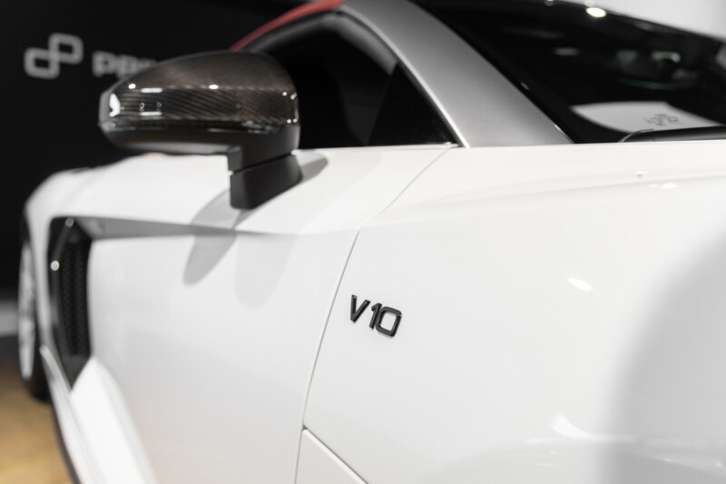 Carrosserie – AUDI – R8 Spyder V10 Plus – 2017 – Blanc Ibis – 34 900 km – 610 ch – V10 Atmo – Transmission : Sequentielle – Origine France – Privaty Cars – Sélection de véhicules AUDI disponibles en Charente-Maritime