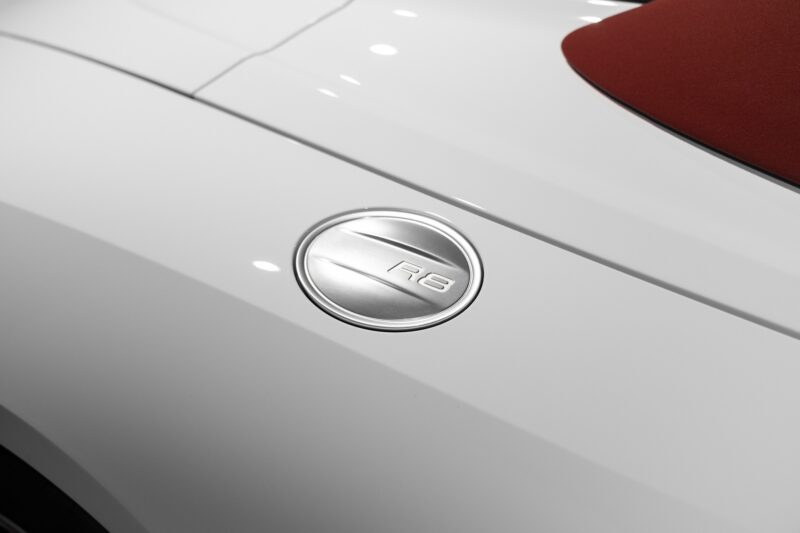 Carrosserie – AUDI – R8 Spyder V10 Plus – 2017 – Blanc Ibis – 34 900 km – 610 ch – V10 Atmo – Transmission : Sequentielle – Origine France – Privaty Cars – Intermédiaire de confiance vente voiture sport en Nouvelle-Aquitaine