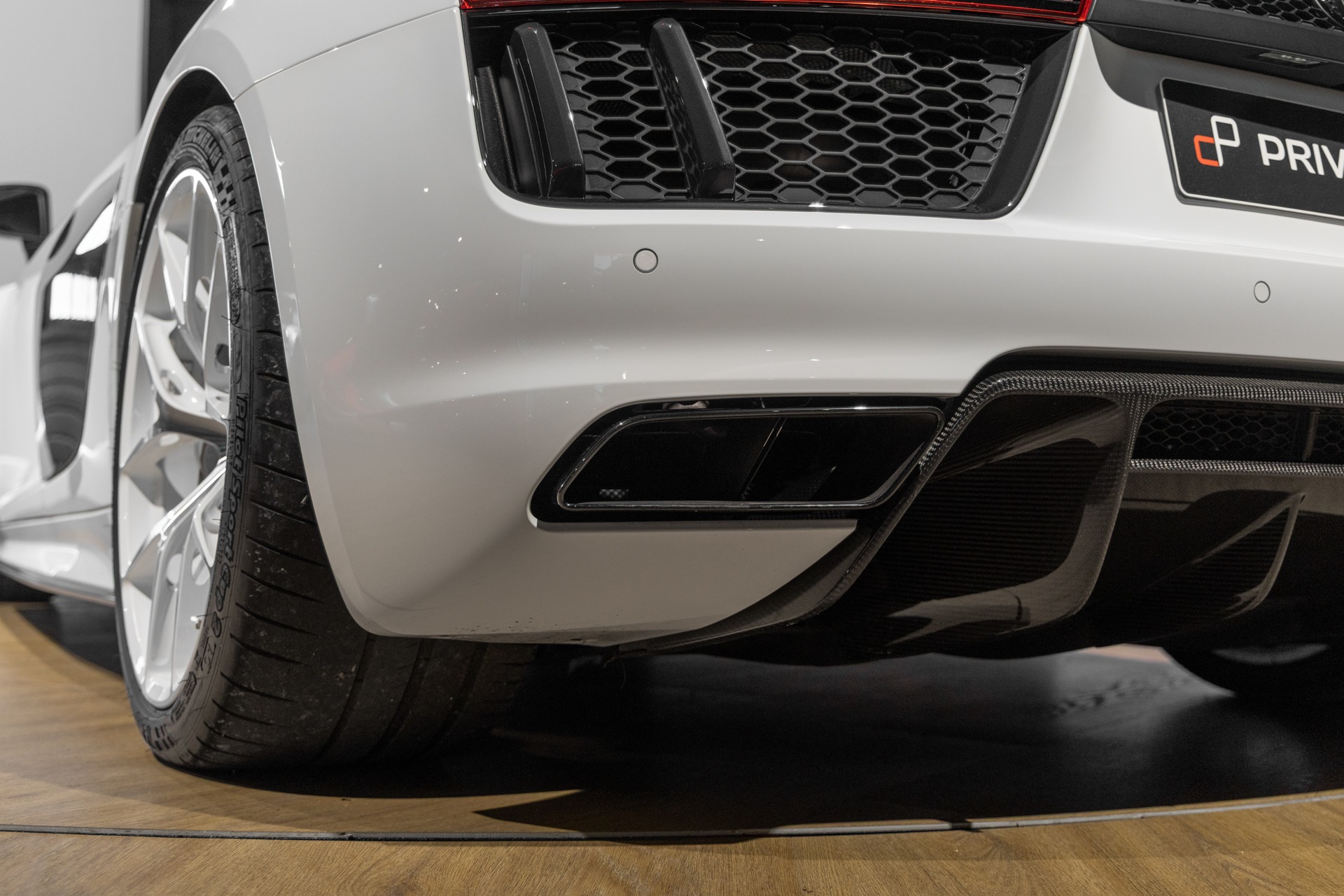 Moteur – AUDI – R8 Spyder V10 Plus – 2017 – Blanc Ibis – 34 900 km – 610 ch – V10 Atmo – Transmission : Sequentielle – Origine France – Privaty Cars – Vente de voitures de prestige d’occasion proche de Bordeaux
