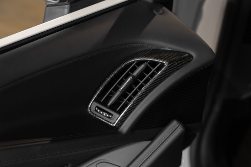 Tableau de bord – AUDI – R8 Spyder V10 Plus – 2017 – Blanc Ibis – 34 900 km – 610 ch – V10 Atmo – Transmission : Sequentielle – Origine France – Privaty Cars – Intermédiaire de confiance vente voiture sport en Nouvelle-Aquitaine