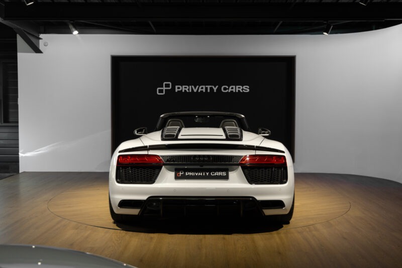 Extérieur – AUDI – R8 Spyder V10 Plus – 2017 – Glacier White Pearl – 34 900 km – 610 ch – V10 Atmo – Transmission : Sequentielle – Origine France – Privaty Cars – Conciergerie automobile pour véhicules de sport en Nouvelle-Aquitaine