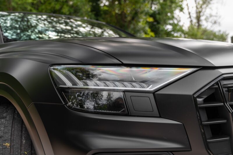 Phares LED avec design angulaire – AUDI – SQ8 – 2021 – Noir Mythic Mat – 48 900 km – 507 ch – V8 TFSI – Transmission : Automatique – Origine France – Privaty Cars – Véhicules de sport et de luxe d’occasion en Nouvelle-Aquitaine