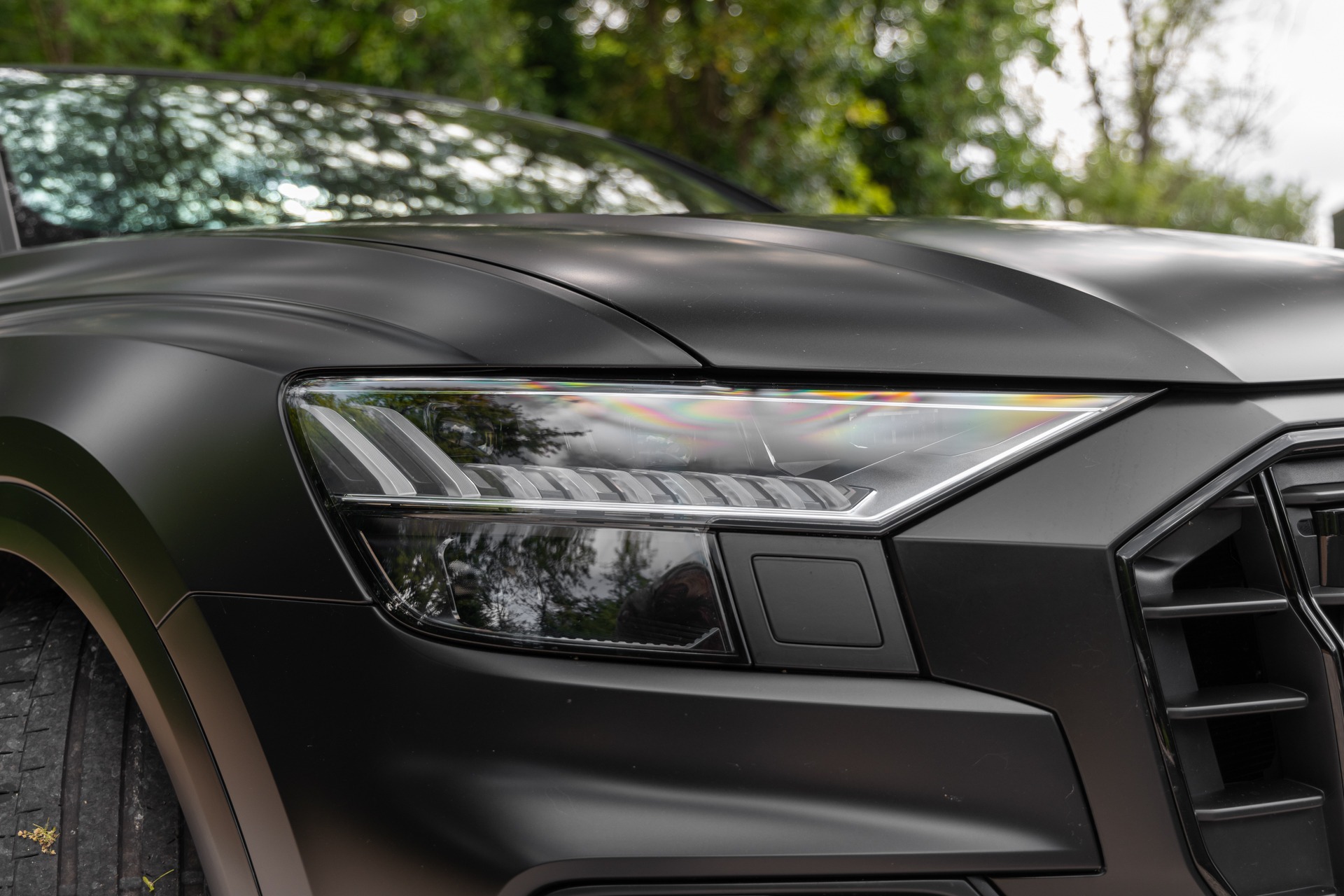 Phares LED avec design angulaire – AUDI – SQ8 – 2021 – Noir Mythic Mat – 48 900 km – 507 ch – V8 TFSI – Transmission : Automatique – Origine France – Privaty Cars – Véhicules de sport et de luxe d’occasion en Nouvelle-Aquitaine