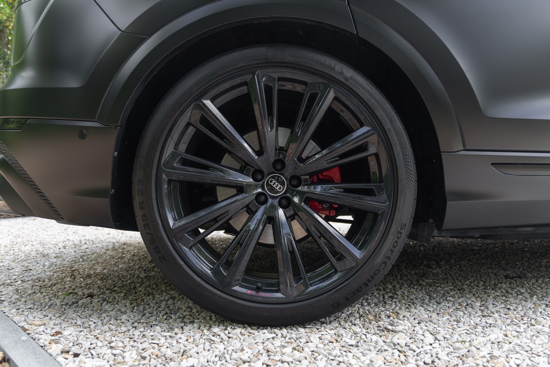 Jantes – AUDI – SQ8 – 2021 – Noir Mythic Mat – 48 900 km – 507 ch – V8 TFSI – Transmission : Automatique – Origine France – Privaty Cars – Service de courtage et recherche automobile premium à La Rochelle