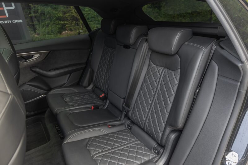 Sièges en cuir avec surpiqûres – AUDI – SQ8 – 2021 – Noir Mythic Mat – 48 900 km – 507 ch – V8 TFSI – Transmission : Automatique – Origine France – Privaty Cars – Reprise de voitures de sport et collection à 2 heures de Paris en TGV