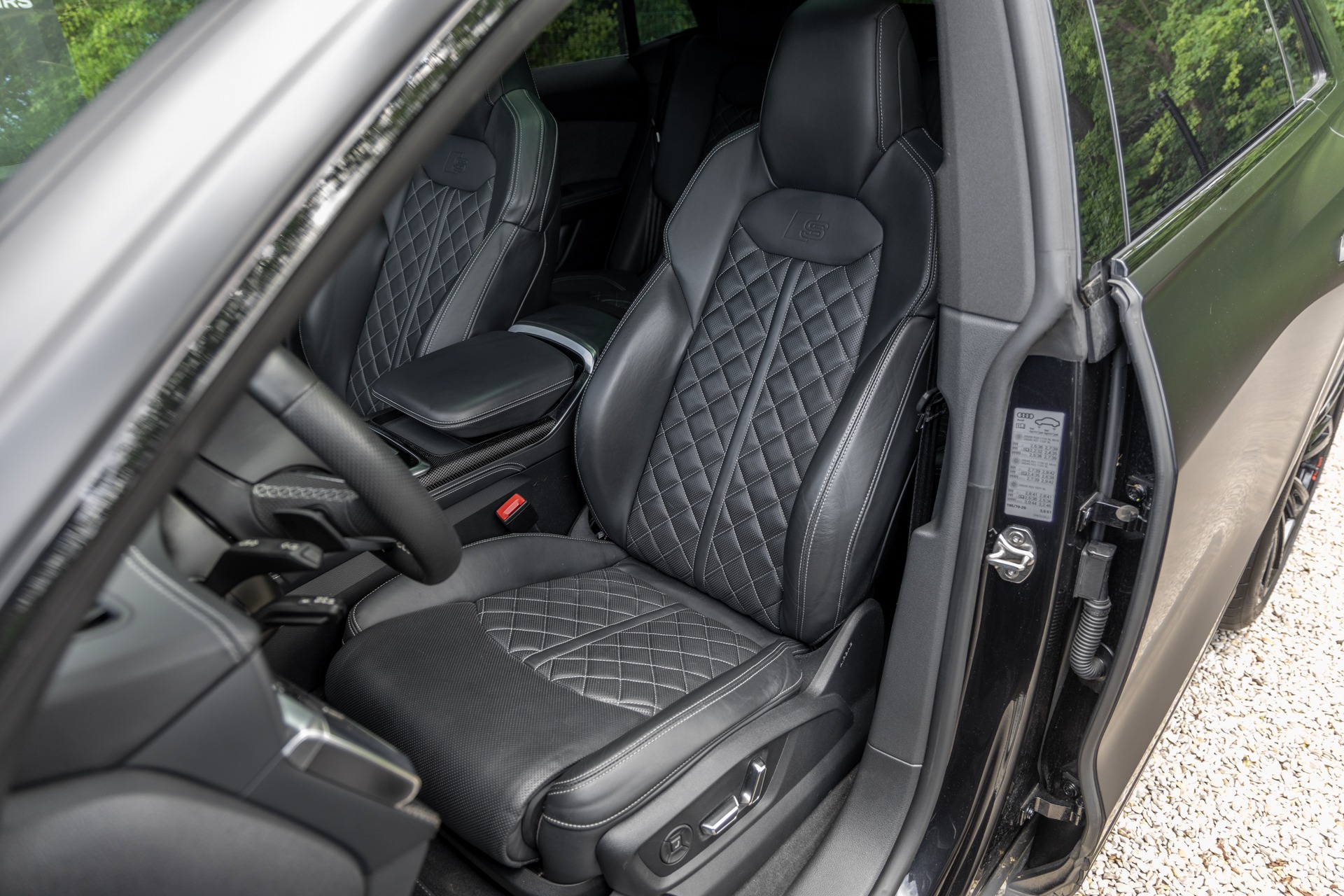 Sièges baquets en cuir – AUDI – SQ8 – 2021 – Noir Mythic Mat – 48 900 km – 507 ch – V8 TFSI – Transmission : Automatique – Origine France – Privaty Cars – Reprise de voitures de sport et collection en Nouvelle-Aquitaine