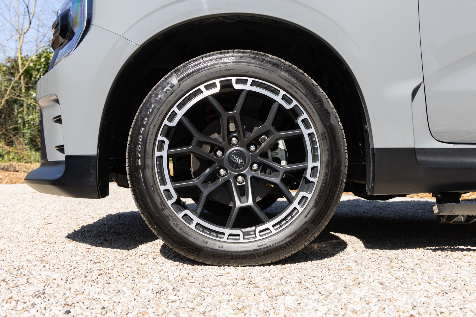 Jantes avec design sportif – FORD – Ranger MS-RT – 2019 – Noir Profond – 22 900 km – 252 ch – 4 cyclindres turbo – Transmission : Automatique – Origine France – Privaty Cars – Rachat de Porsche et Ferrari d’occasion en Charente-Maritime