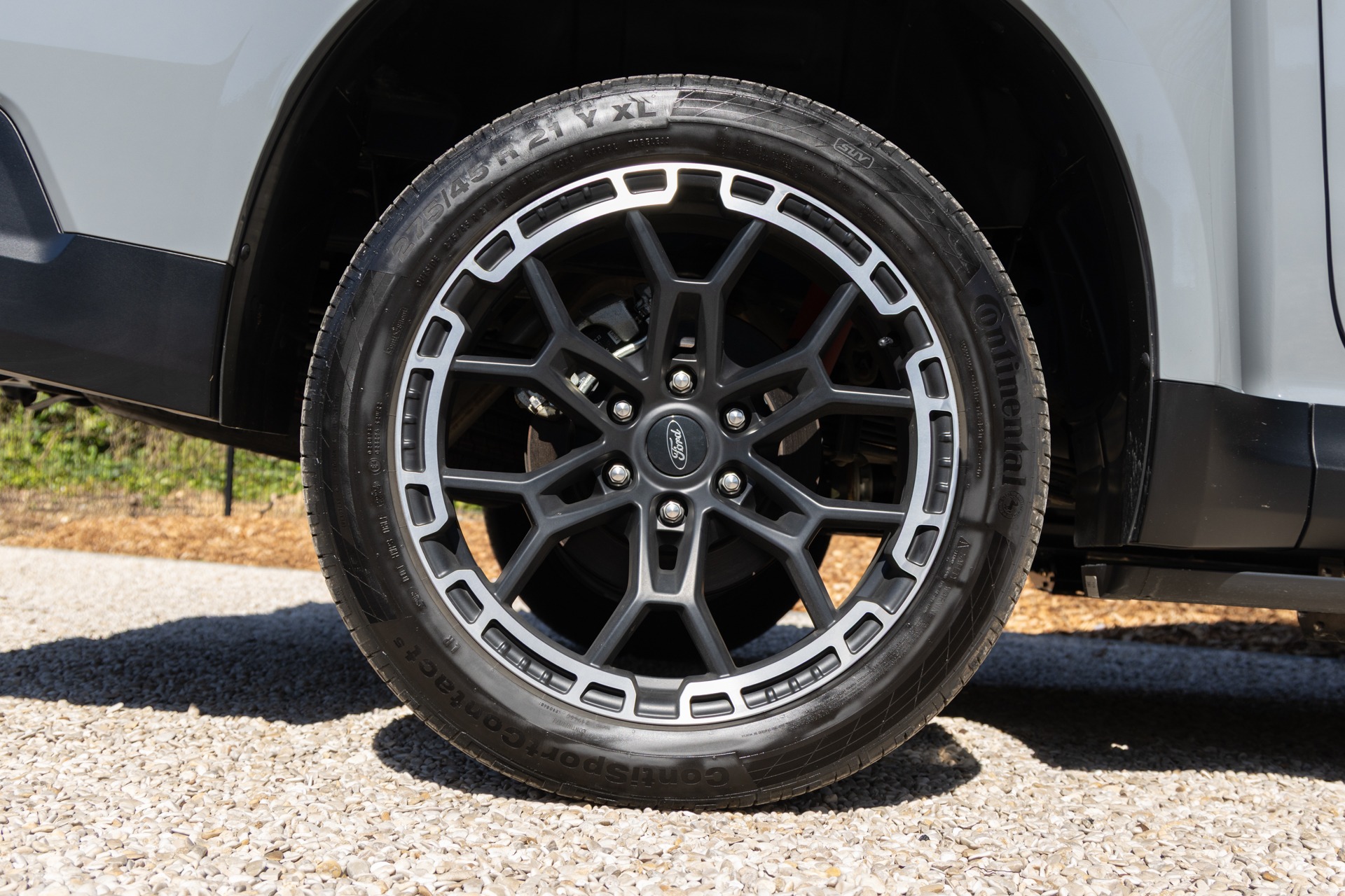 Jantes à rayons en alliage noir – FORD – Ranger MS-RT – 2019 – Noir Profond – 22 900 km – 252 ch – 4 cyclindres turbo – Transmission : Automatique – Origine France – Privaty Cars – Courtage automobile FORD à 2 heures de Paris en TGV