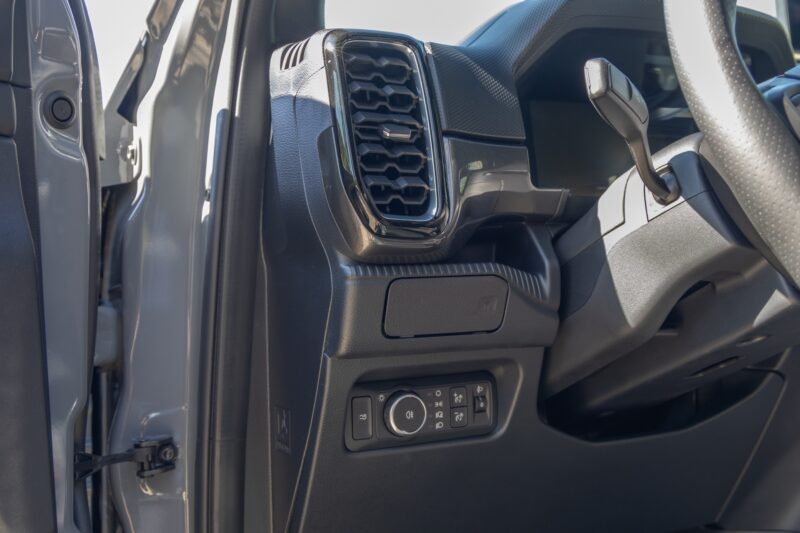 Commandes de réglage et aérateurs – FORD – Ranger MS-RT – 2019 – Noir Profond – 22 900 km – 252 ch – 4 cyclindres turbo – Transmission : Automatique – Origine France – Privaty Cars – Expert des modèles FORD proche de Nantes