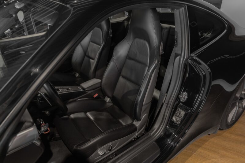 Sièges baquets en cuir – PORSCHE – 911 991 CARRERA S – 2015 – Noir – 97 900 km – 400 ch – Flat 6 Atmo – Transmission : Sequentielle – Origine France – Privaty Cars – Spécialiste indépendant Porsche, Ferrari et McLaren proche de Bordeaux