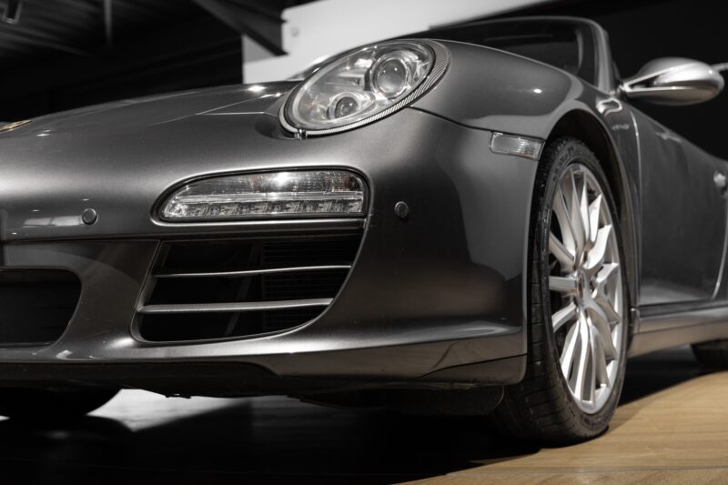 Carrosserie – PORSCHE – 911 997 CARRERA 4 – 2008 – Gris Météor – 130 900 km – 345 ch – Flat 6 Atmo – Transmission : Sequentielle – Origine Belgique  – Privaty Cars – Véhicules de sport et de luxe d’occasion proche de Nantes