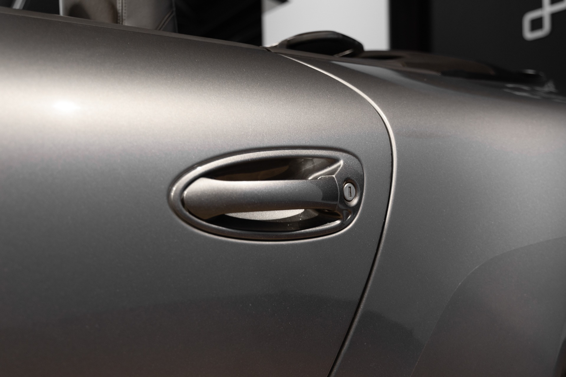 Carrosserie – PORSCHE – 911 997 CARRERA 4 – 2008 – Gris Météor – 130 900 km – 345 ch – Flat 6 Atmo – Transmission : Sequentielle – Origine Belgique  – Privaty Cars – Chasseur de voitures de sport sur mesure dans l’Ouest de la France
