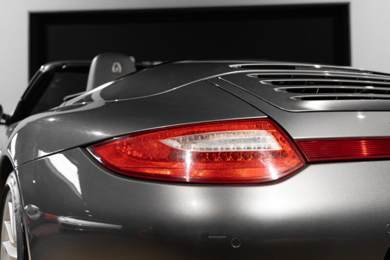 Carrosserie – PORSCHE – 911 997 CARRERA 4 – 2008 – Gris Météor – 130 900 km – 345 ch – Flat 6 Atmo – Transmission : Sequentielle – Origine Belgique  – Privaty Cars – Showroom de voitures de sport haut de gamme en Nouvelle-Aquitaine