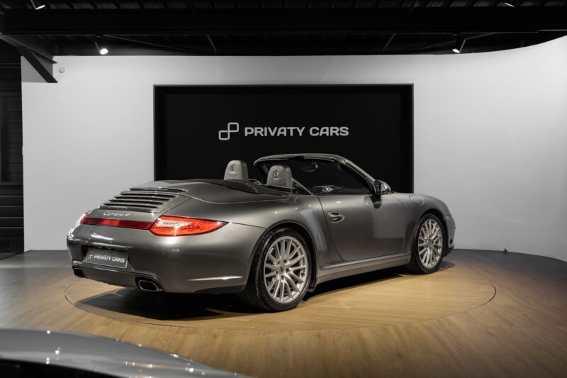 Extérieur – PORSCHE – 911 997 CARRERA 4 – 2008 – Gris Météor – 130 900 km – 345 ch – Flat 6 Atmo – Transmission : Sequentielle – Origine Belgique  – Privaty Cars – Rachat express de supercars et hypercars proche de Nantes