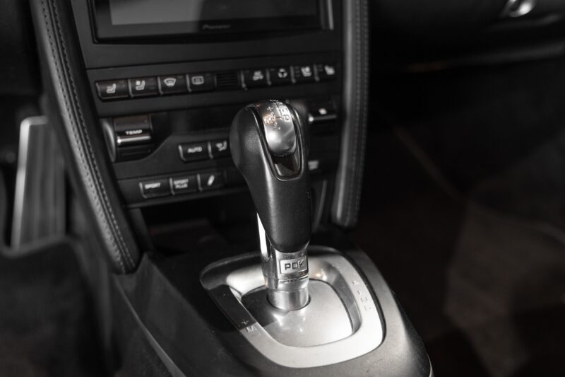 Tableau de bord – PORSCHE – 911 997 CARRERA 4 – 2008 – Gris Météor – 130 900 km – 345 ch – Flat 6 Atmo – Transmission : Sequentielle – Origine Belgique  – Privaty Cars – Dépôt-vente sécurisé de véhicules de prestige près de Niort