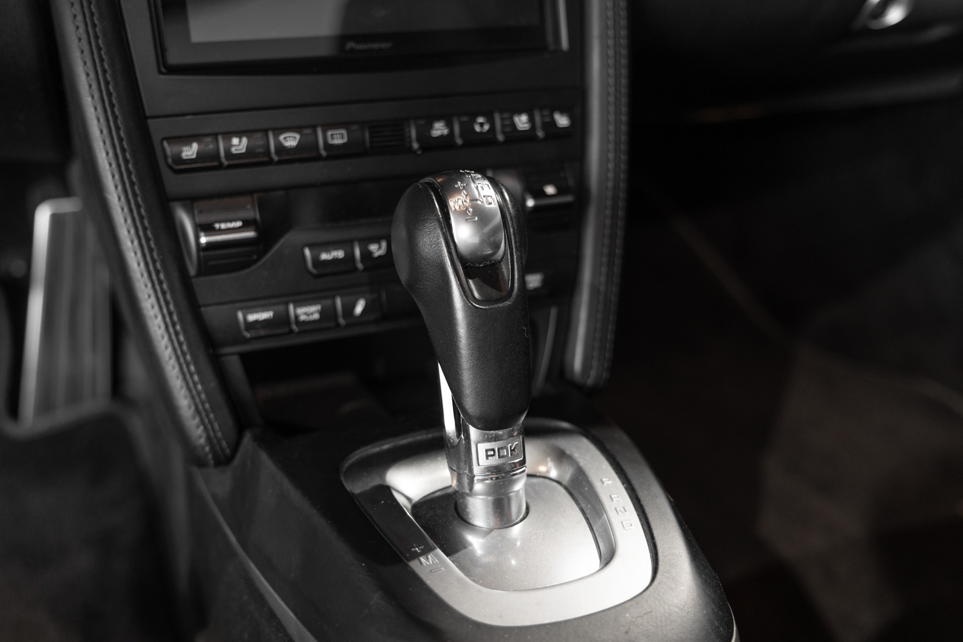 Tableau de bord – PORSCHE – 911 997 CARRERA 4 – 2008 – Gris Météor – 130 900 km – 345 ch – Flat 6 Atmo – Transmission : Sequentielle – Origine Belgique  – Privaty Cars – Dépôt-vente sécurisé de véhicules de prestige près de Niort