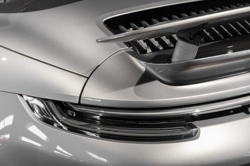 Carrosserie – PORSCHE – 992 Turbo S Cabriolet – 2020 – Gris Argent Gt – 31 900 km – 650 ch – Flat 6 bi-turbo – Transmission : Séquentielle – Origine Allemagne  – Privaty Cars – Achat et vente de supercars d’occasion dans l’Ouest de la France