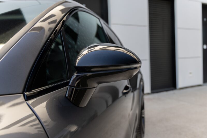 Carrosserie – PORSCHE – Cayenne – 2021 – Quarzitgrau – 51 900 km – 462 ch – V6 Turbo Hybrid – Transmission : Automatique – Origine France – Privaty Cars – Achat et vente de voitures de sport d’occasion proche de Bordeaux