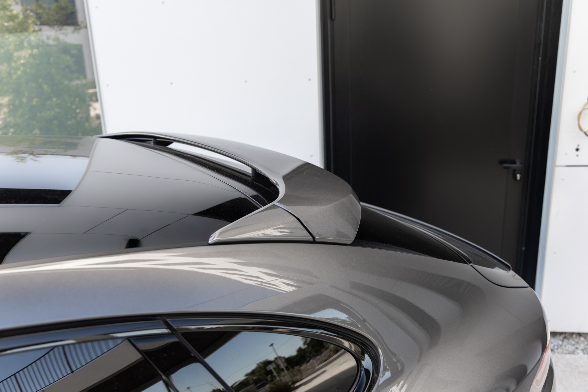 Carrosserie – PORSCHE – Cayenne – 2021 – Quarzitgrau – 51 900 km – 462 ch – V6 Turbo Hybrid – Transmission : Automatique – Origine France – Privaty Cars – Dépôt-vente de véhicules PORSCHE près de Poitiers