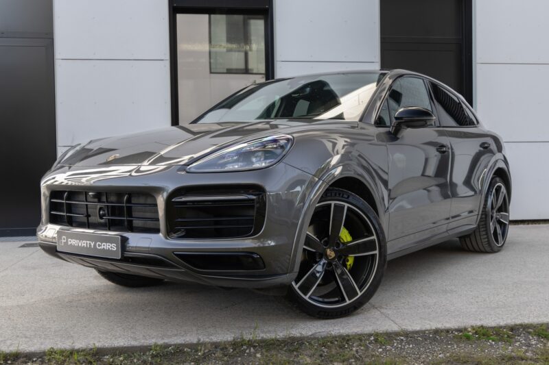 Carrosserie – PORSCHE – Cayenne – 2021 – Quarzitgrau – 51 900 km – 462 ch – V6 Turbo Hybrid – Transmission : Automatique – Origine France – Privaty Cars – Expert des voitures de prestige d’occasion près de Poitiers