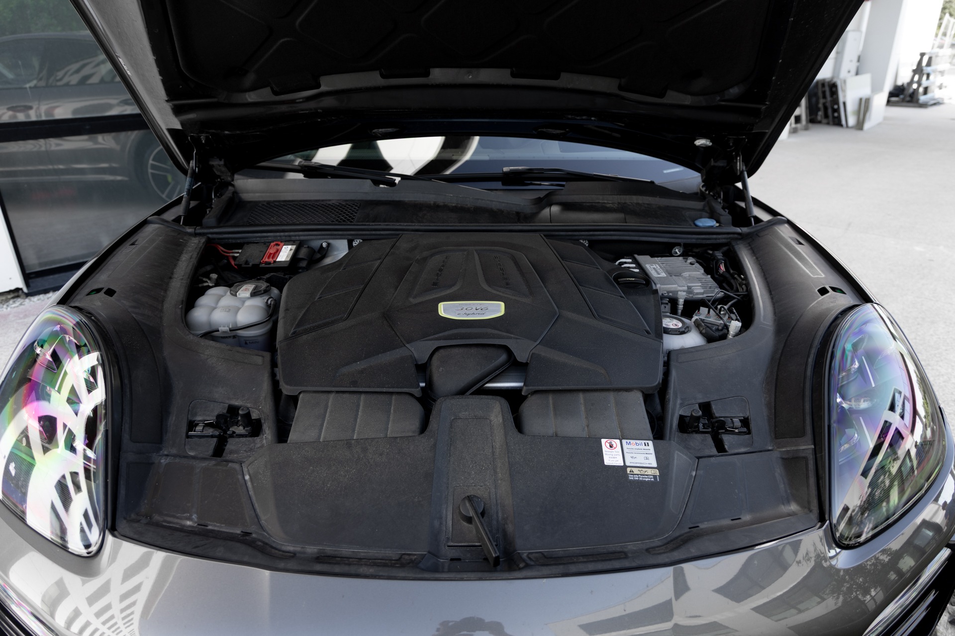 Moteur – PORSCHE – Cayenne – 2021 – Quarzitgrau – 51 900 km – 462 ch – V6 Turbo Hybrid – Transmission : Automatique – Origine France – Privaty Cars – Achat et vente de supercars d’occasion en Nouvelle-Aquitaine