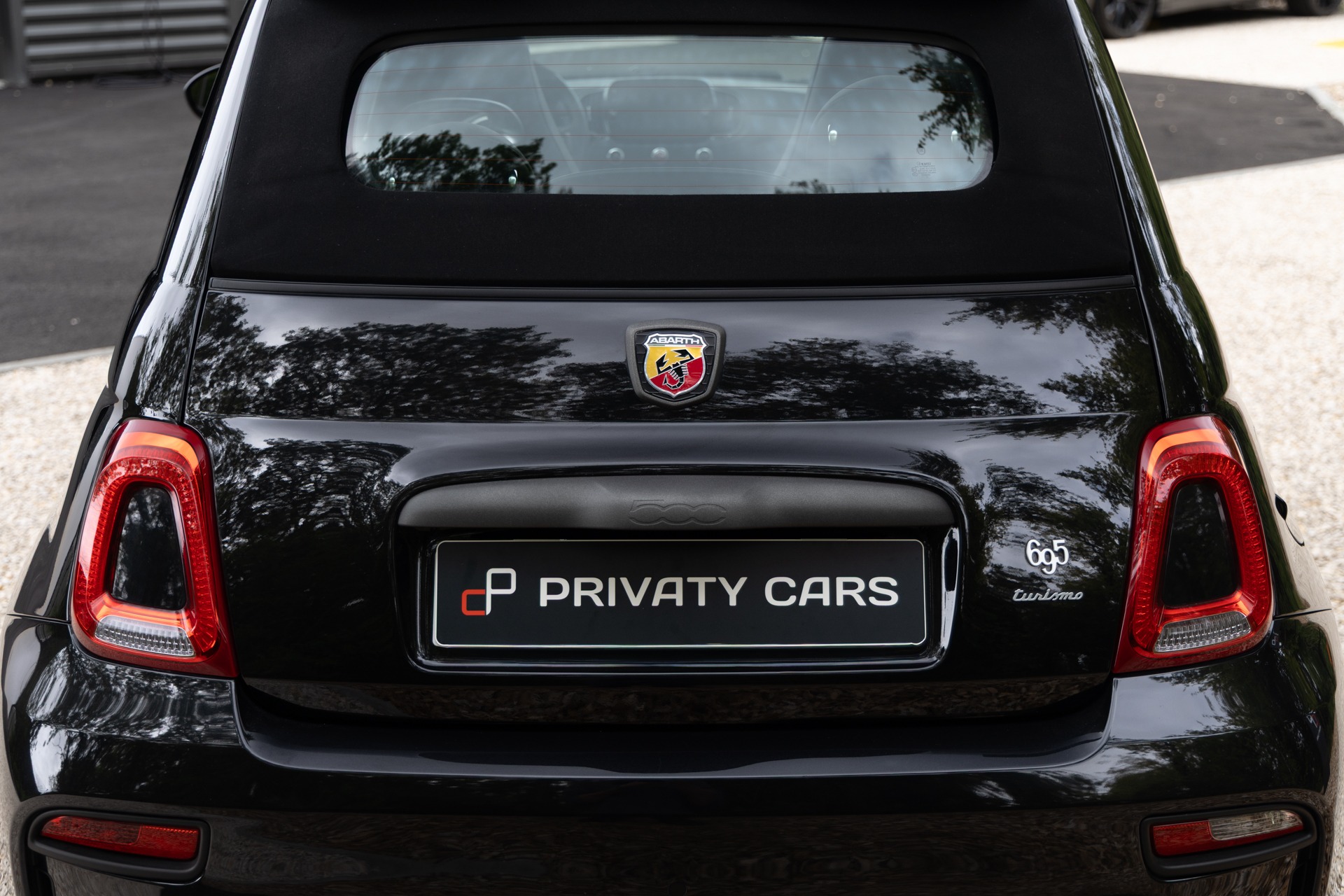 Carrosserie – ABARTH – 695C Turismo – 2023 – Noir Scorpione – 12 900 km – 165 ch – 4 cyclindres en ligne turbo – Transmission : Manuelle – Origine France – Privaty Cars – Achat et vente de supercars d’occasion à La Rochelle