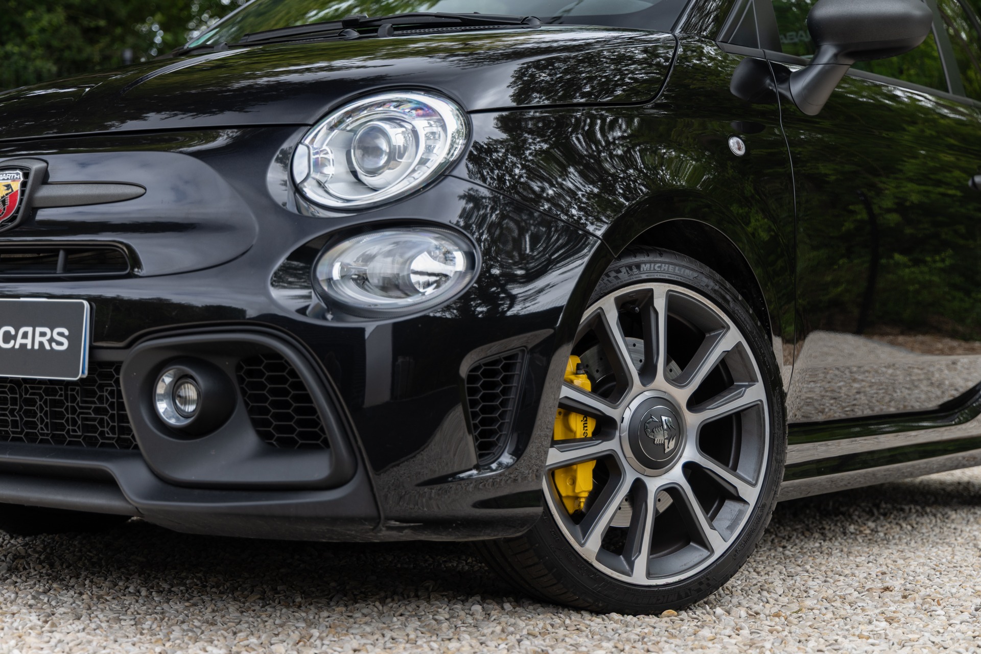 Carrosserie – ABARTH – 695C Turismo – 2023 – Noir Scorpione – 12 900 km – 165 ch – 4 cyclindres en ligne turbo – Transmission : Manuelle – Origine France – Privaty Cars – Recherche de supercars hors marché dans l’Ouest de la France