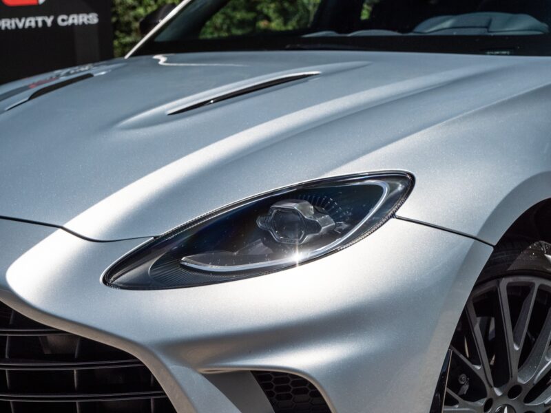 Carrosserie – ASTON MARTIN – DBX 707 – 2024 – Titanium Grey Métallisée – 16 900 km – 707 ch – V8 bi-turbo – Transmission : Automatique – Origine France – Privaty Cars – Spécialiste indépendant Porsche, Ferrari et McLaren proche de Nantes