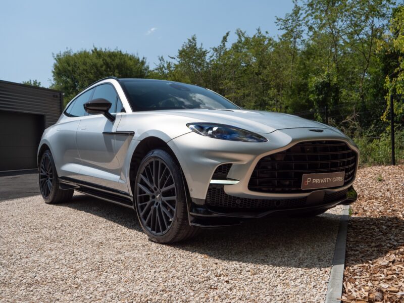 Carrosserie – ASTON MARTIN – DBX 707 – 2024 – Titanium Grey Métallisée – 16 900 km – 707 ch – V8 bi-turbo – Transmission : Automatique – Origine France – Privaty Cars – Showroom de voitures de sport haut de gamme à La Rochelle