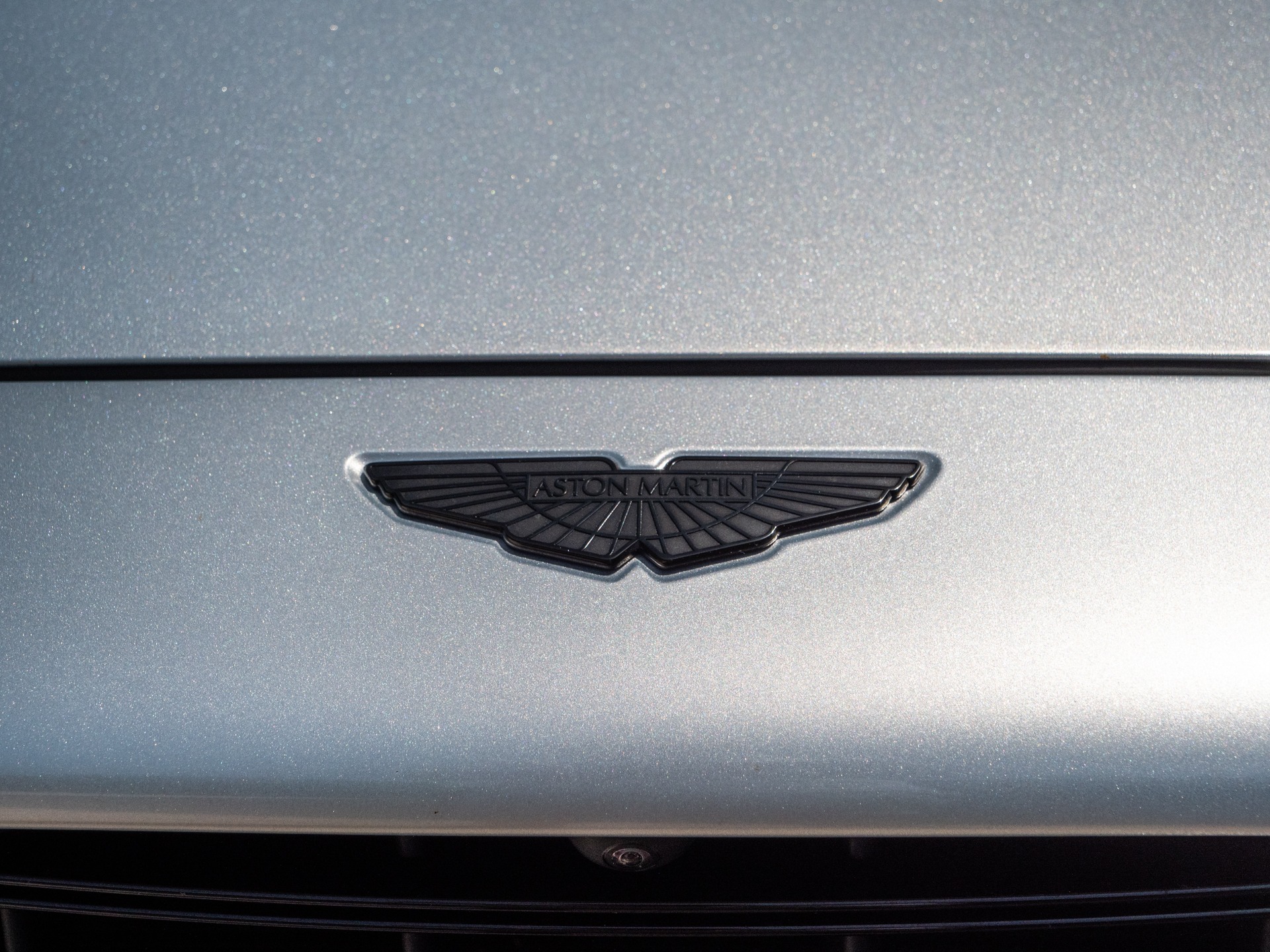 Carrosserie – ASTON MARTIN – DBX 707 – 2024 – Titanium Grey Métallisée – 16 900 km – 707 ch – V8 bi-turbo – Transmission : Automatique – Origine France – Privaty Cars – Expert des voitures de prestige d’occasion près de Niort