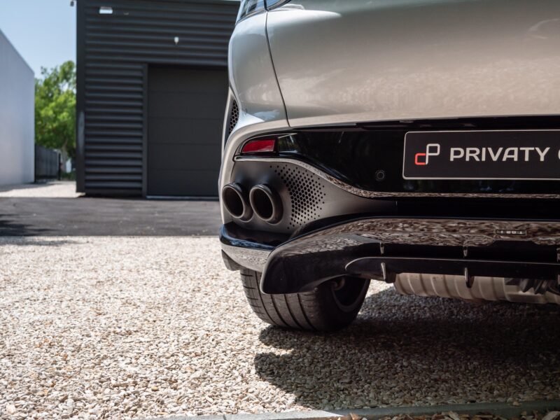 Moteur – ASTON MARTIN – DBX 707 – 2024 – Titanium Grey Métallisée – 16 900 km – 707 ch – V8 bi-turbo – Transmission : Automatique – Origine France – Privaty Cars – Spécialiste des supercars d’occasion près de Niort
