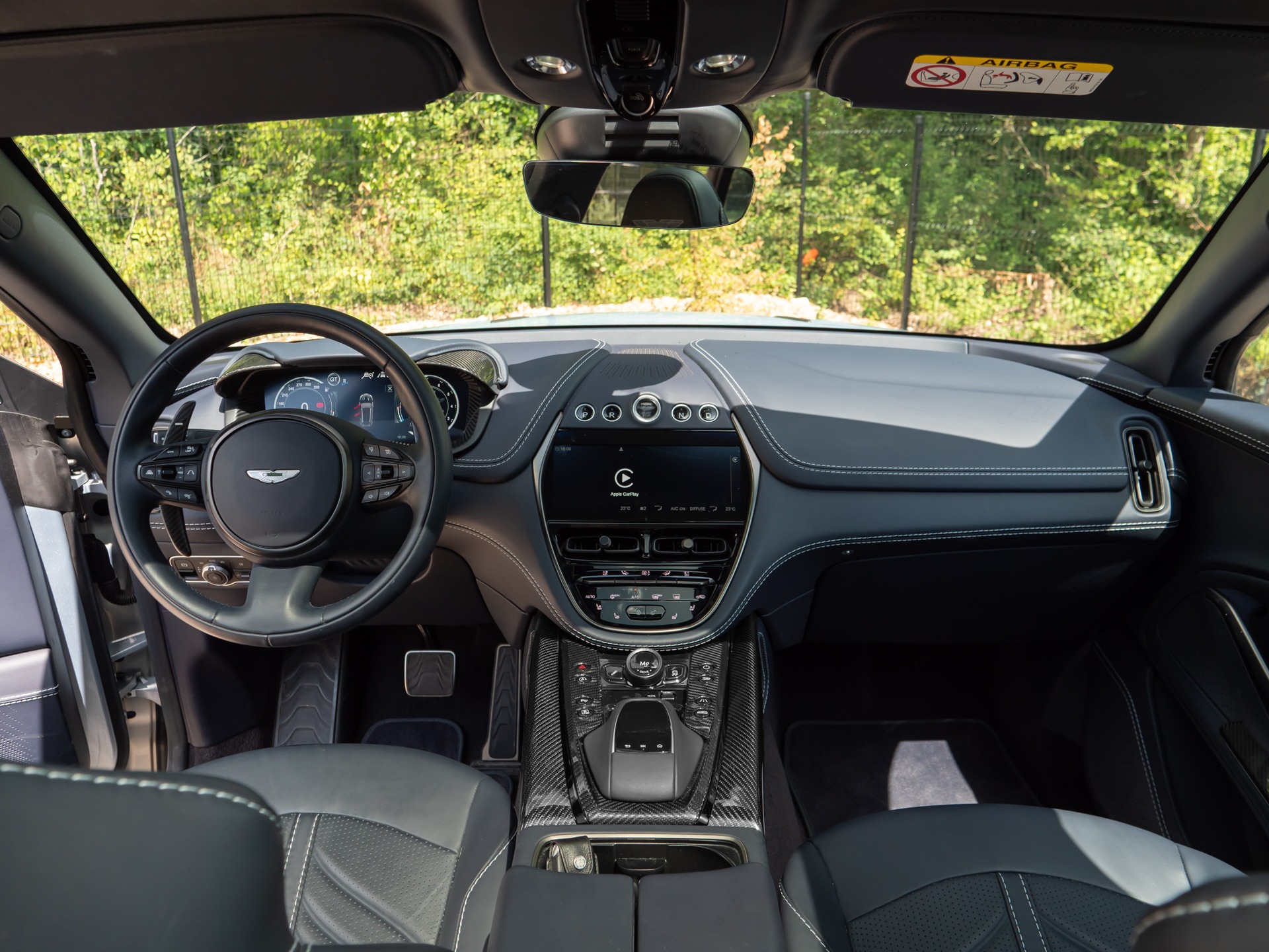 Tableau de bord – ASTON MARTIN – DBX 707 – 2024 – Titanium Grey Métallisée – 16 900 km – 707 ch – V8 bi-turbo – Transmission : Automatique – Origine France – Privaty Cars – Sélection de véhicules ASTON MARTIN disponibles à La Rochelle