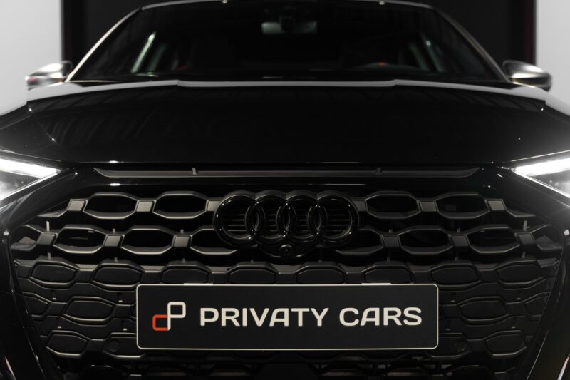 Carrosserie – AUDI – RS3 – 2023 – Noir Mythic – 10 900 km – 400 ch – 5 cyclindres turbo – Transmission : Sequentielle – Origine France – Privaty Cars – Recherche personnalisée de modèles AUDI entre Bordeaux et Nantes