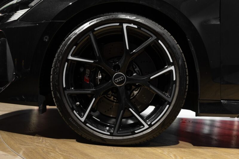 Jantes – AUDI – RS3 – 2023 – Noir Mythic – 10 900 km – 400 ch – 5 cyclindres turbo – Transmission : Sequentielle – Origine France – Privaty Cars – Importation de véhicules de prestige et sportifs en Nouvelle-Aquitaine