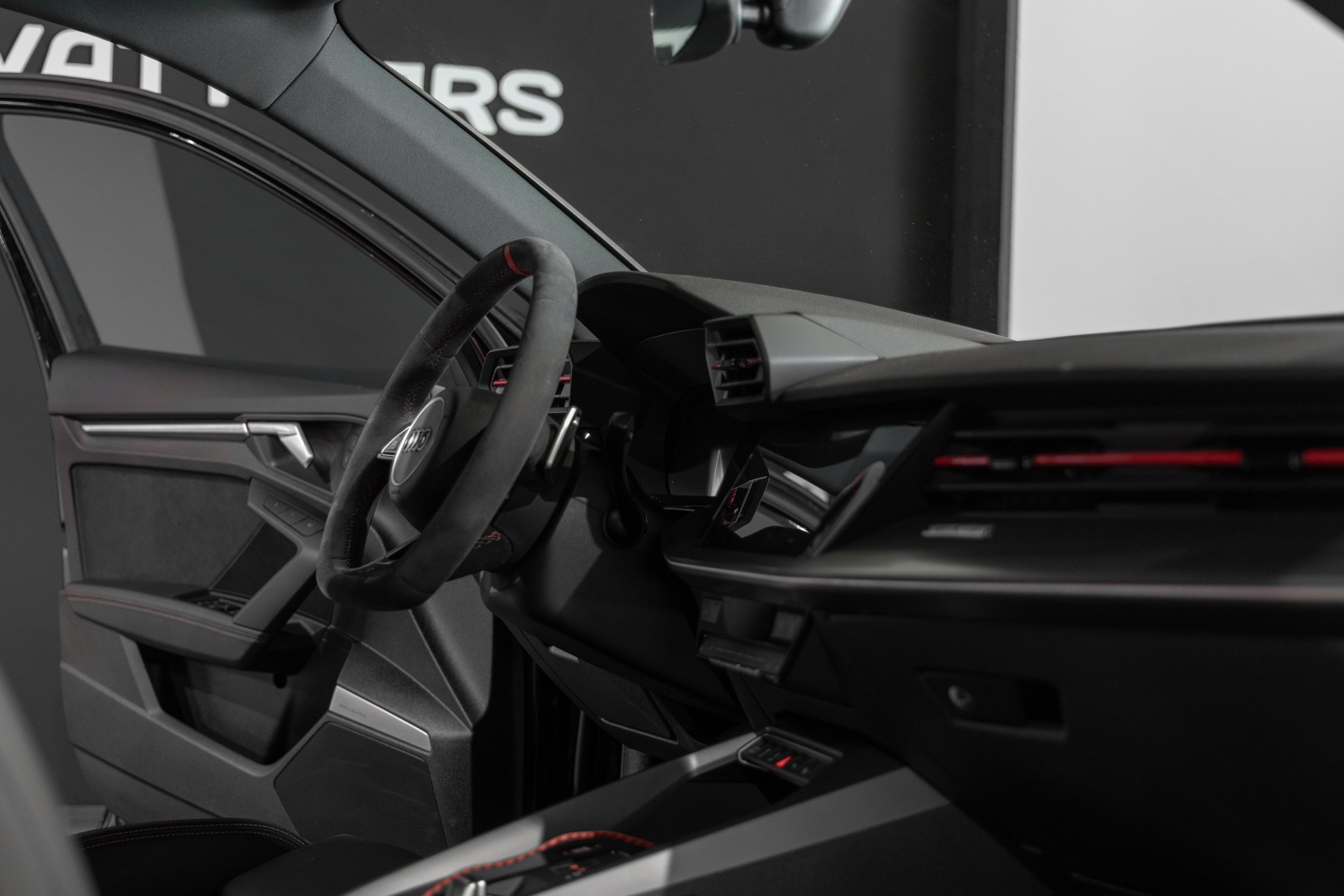 Tableau de bord – AUDI – RS3 – 2023 – Noir Mythic – 10 900 km – 400 ch – 5 cyclindres turbo – Transmission : Sequentielle – Origine France – Privaty Cars – Chasseur de voitures de sport sur mesure à La Rochelle