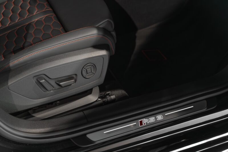 Tableau de bord – AUDI – RS3 – 2023 – Noir Mythic – 10 900 km – 400 ch – 5 cyclindres turbo – Transmission : Sequentielle – Origine France – Privaty Cars – Rachat de Porsche et Ferrari d’occasion à 2 heures de Paris en TGV
