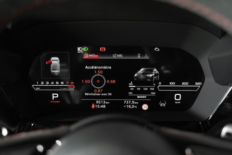Volant – AUDI – RS3 – 2023 – Noir Mythic – 10 900 km – 400 ch – 5 cyclindres turbo – Transmission : Sequentielle – Origine France – Privaty Cars – Dépôt-vente de véhicules AUDI à 2 heures de Paris en TGV