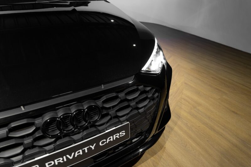 À vendre – AUDI – RS3 – 2023 – Noir Mythic – 10 900 km – 400 ch – 5 cyclindres turbo – Transmission : Sequentielle – Vue principale – Origine France – Privaty Cars – Reprise cash de voitures de luxe sans obligation d’achat proche de Nantes