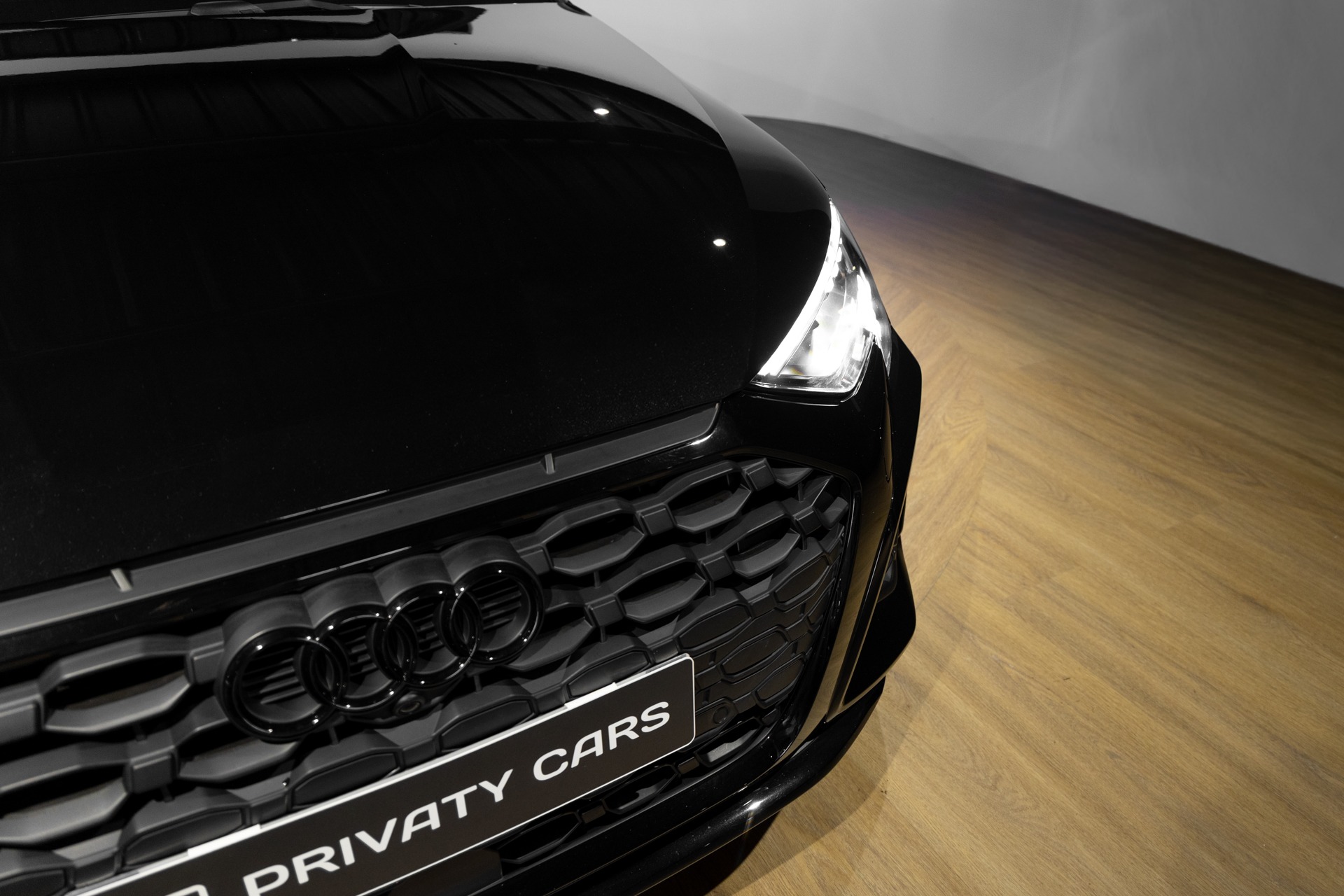 À vendre – AUDI – RS3 – 2023 – Noir Mythic – 10 900 km – 400 ch – 5 cyclindres turbo – Transmission : Sequentielle – Vue principale – Origine France – Privaty Cars – Reprise cash de voitures de luxe sans obligation d’achat proche de Nantes