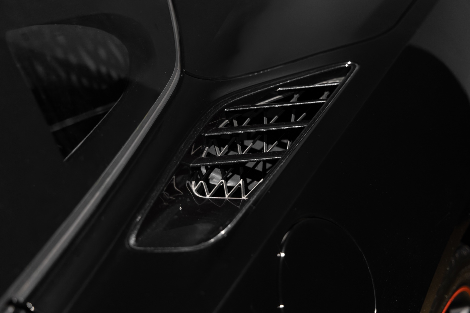 Carrosserie – CORVETTE – C7 Stingray 3LT – 2016 – Noir – 47 900 km – 466 ch – V8 atmo – Transmission : Sequentielle – Origine allemagne – Privaty Cars – Chasseur de voitures de sport sur mesure proche de Bordeaux