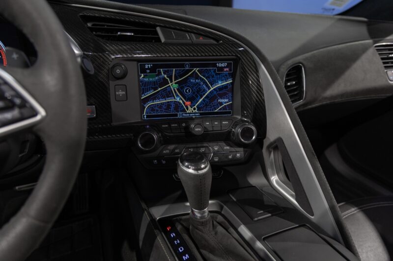 Tableau de bord – CORVETTE – C7 Stingray 3LT – 2016 – Noir – 47 900 km – 466 ch – V8 atmo – Transmission : Sequentielle – Origine allemagne – Privaty Cars – Importation de véhicules de prestige et sportifs entre Bordeaux et Nantes