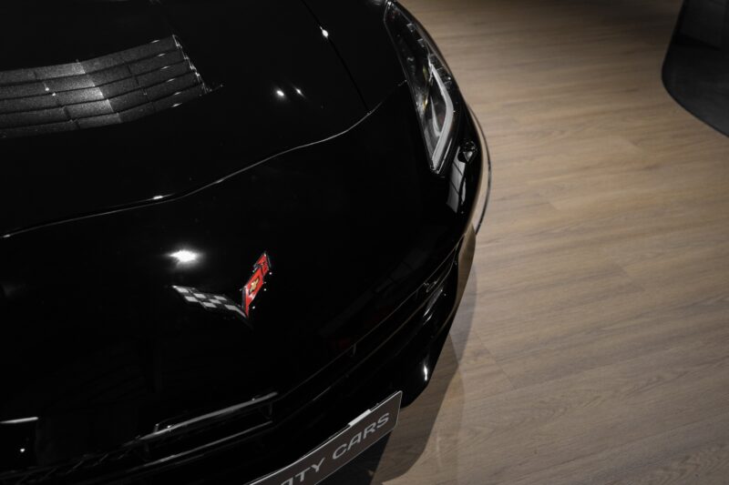 À vendre – CORVETTE – C7 Stingray 3LT – 2016 – Noir – 47 900 km – 466 ch – V8 atmo – Transmission : Sequentielle – Vue principale – Origine allemagne – Privaty Cars – Service de courtage et recherche automobile premium entre Bordeaux et Nantes