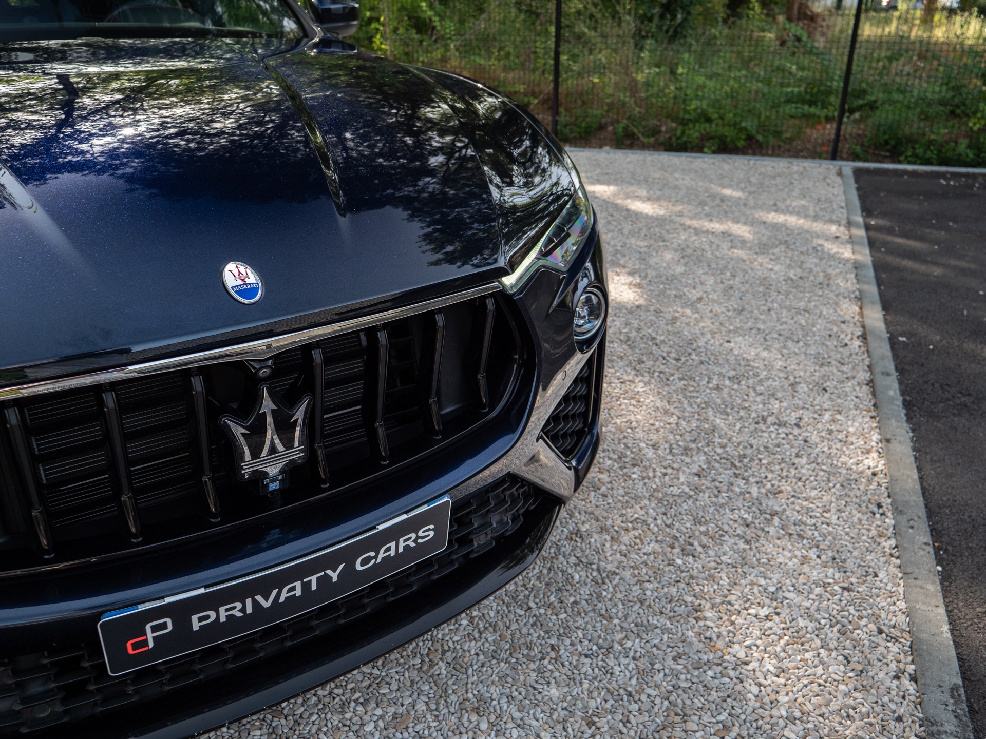 À vendre – MASERATI – Levante GranSport Q4 – 2020 – Blue Nobile ( tri-couche ) – 56 300 km – 350 ch – V6 bi-turbo – Transmission : Automatique – Vue principale – Origine France – Privaty Cars – Rachat immédiat de véhicules de prestige en Charente-Maritime