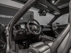 Tableau de bord – PORSCHE – 911 991.1 CARRERA 4S – 2019 – Gris Argent GT – 69 500 km – 450 ch – Flat 6 Atmo – Transmission : Automatique – Origine Allemagne – Privaty Cars – Vente de voitures de sport d’occasion entre Bordeaux et Nantes